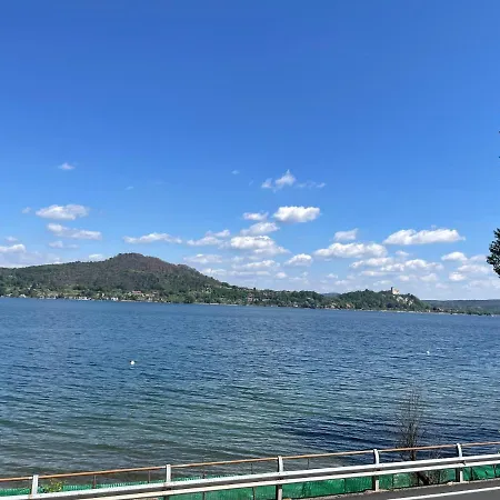 La Limonaia- With Private Garden & Lake View וילה