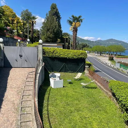 La Limonaia- With Private Garden & Lake View וילה מאינה